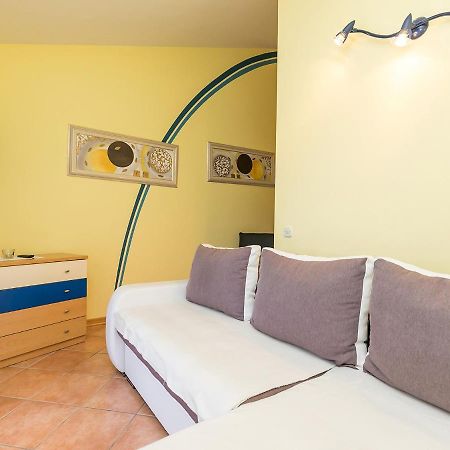 Apartments Nada Върсар Екстериор снимка