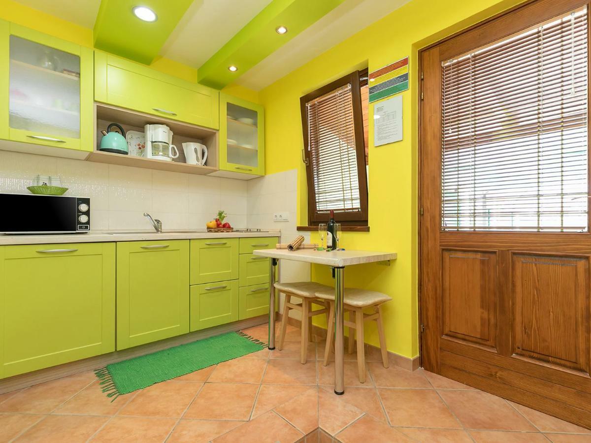 Apartments Nada Върсар Екстериор снимка