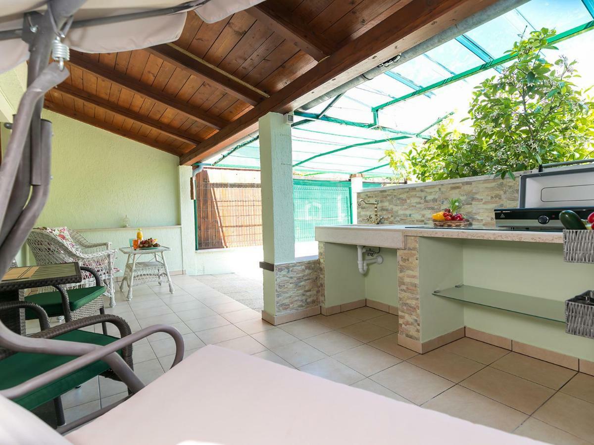 Apartments Nada Върсар Екстериор снимка
