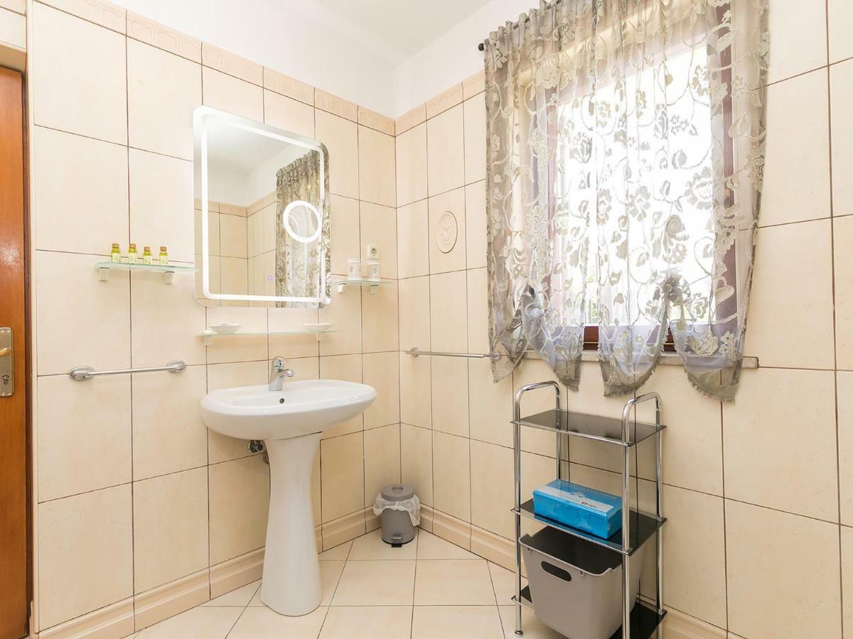 Apartments Nada Върсар Екстериор снимка