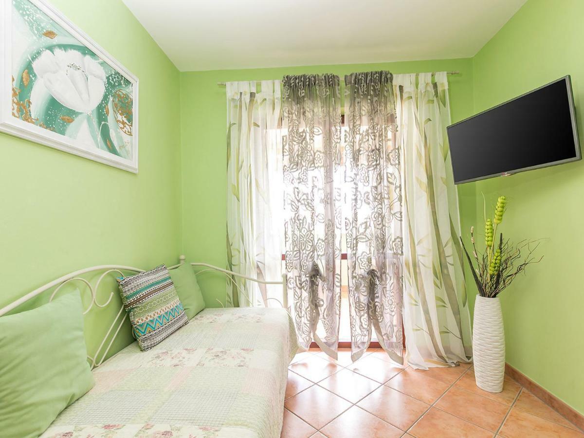 Apartments Nada Върсар Екстериор снимка