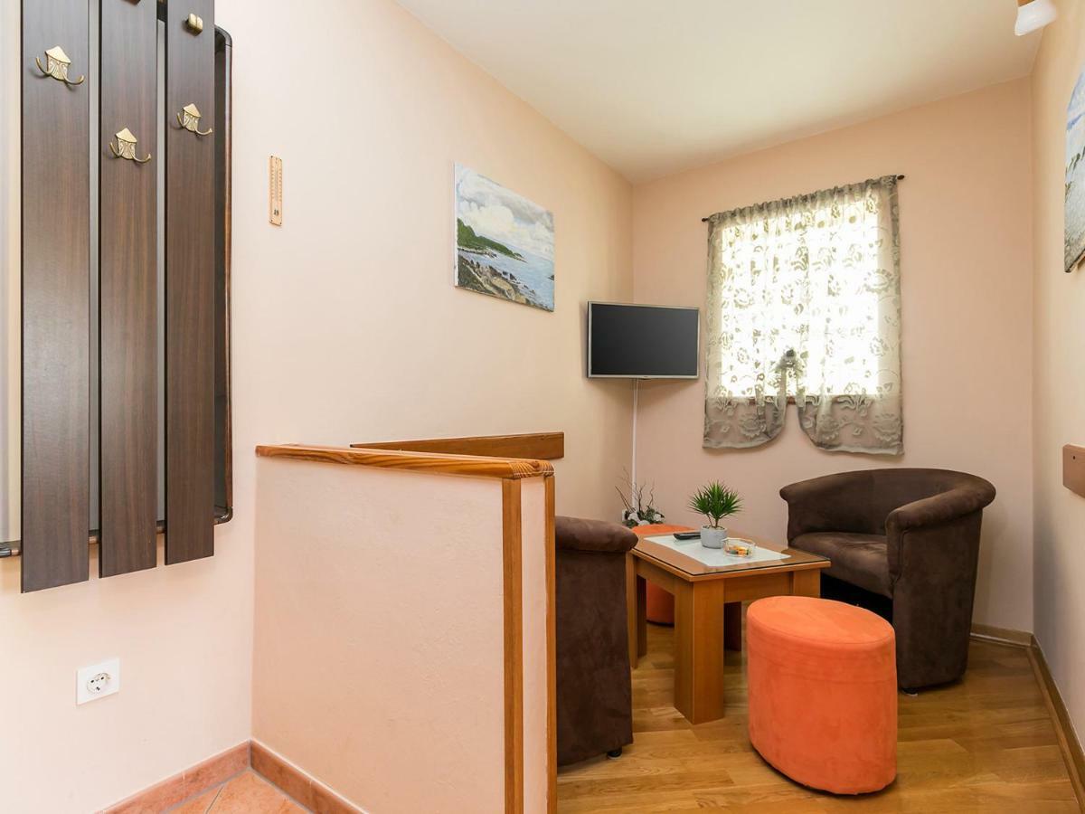 Apartments Nada Върсар Екстериор снимка