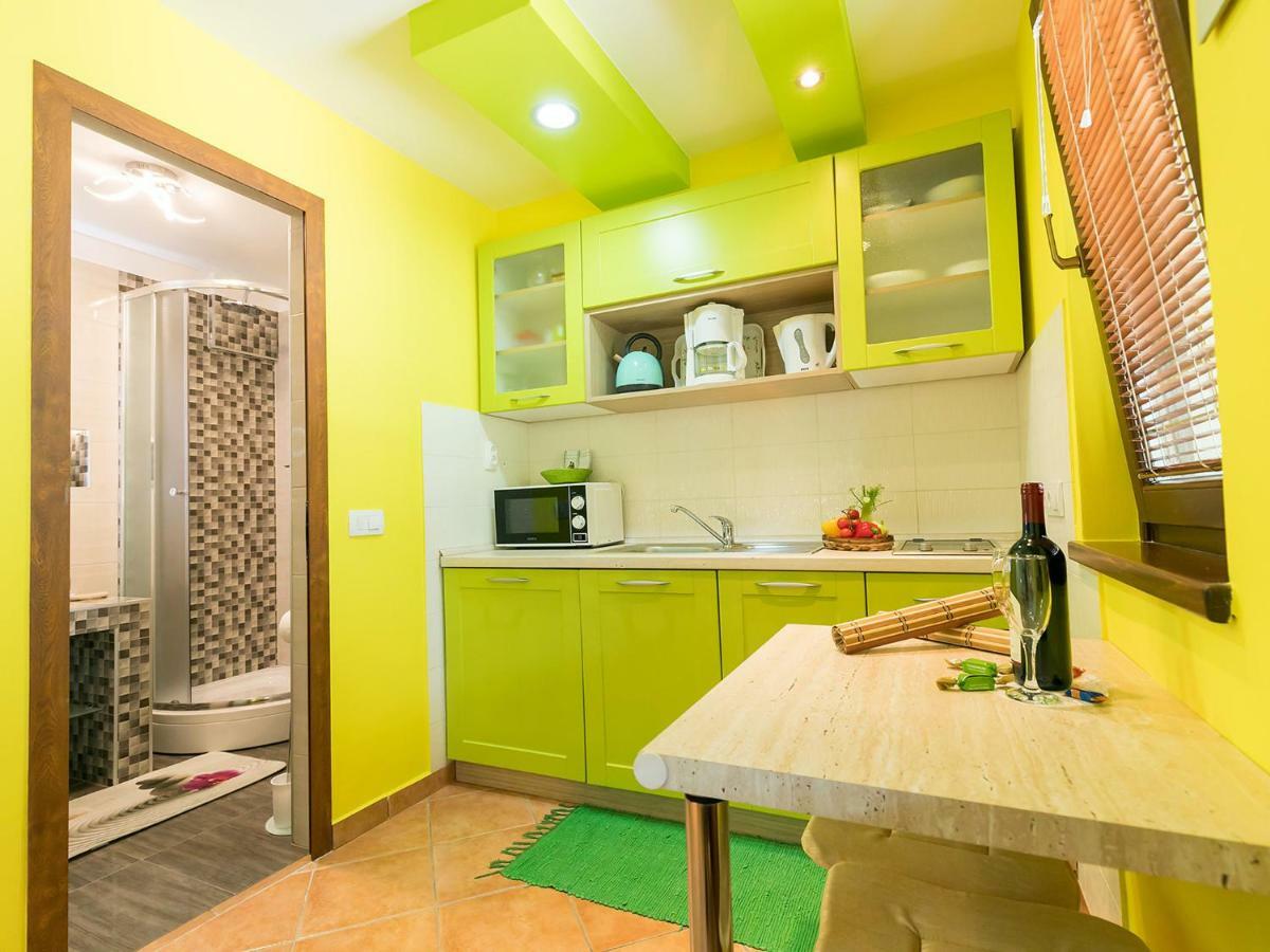 Apartments Nada Върсар Екстериор снимка