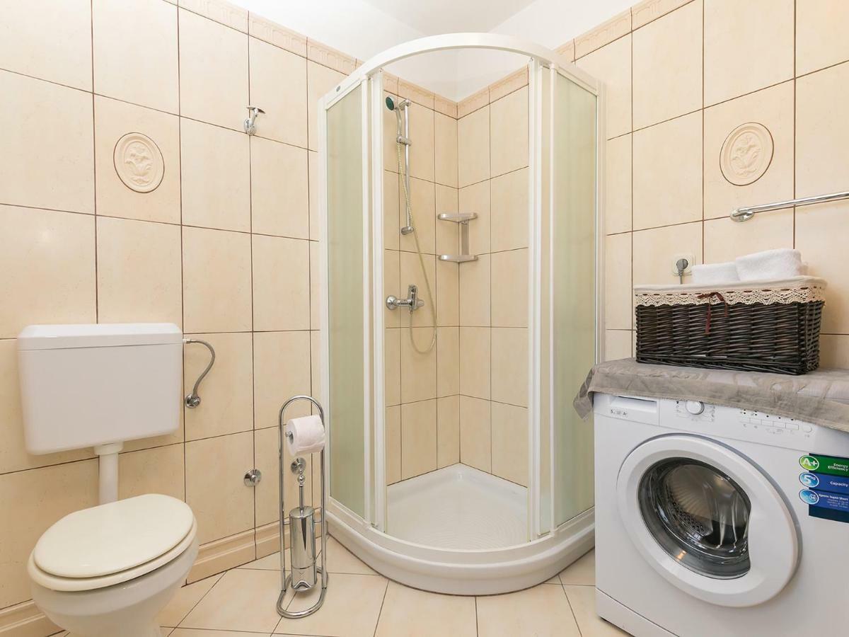 Apartments Nada Върсар Екстериор снимка