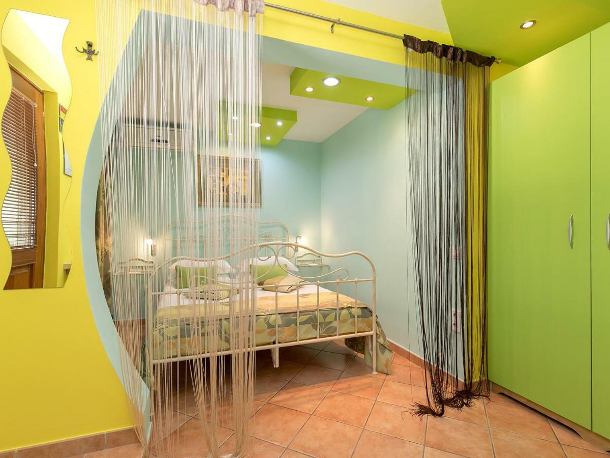 Apartments Nada Върсар Екстериор снимка