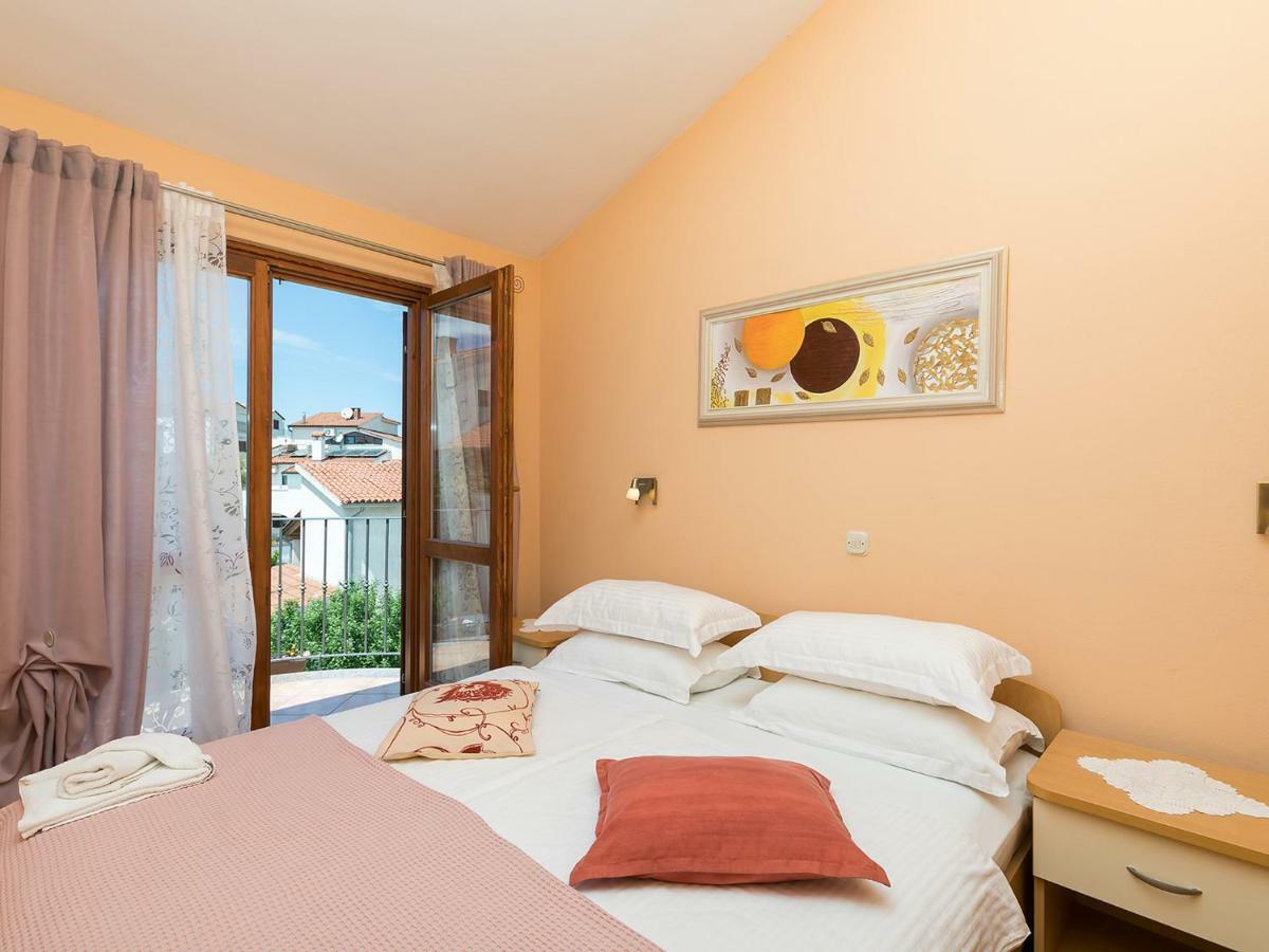 Apartments Nada Върсар Екстериор снимка