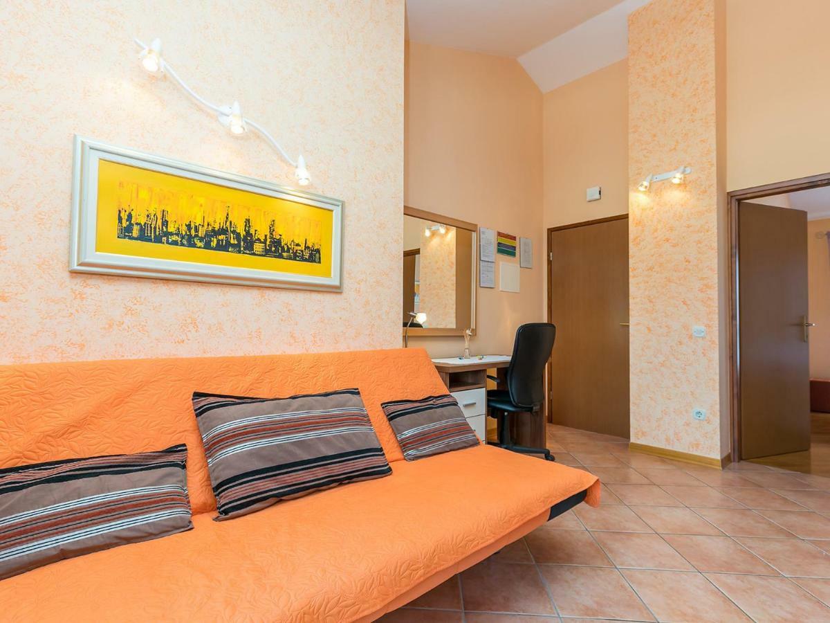 Apartments Nada Върсар Екстериор снимка