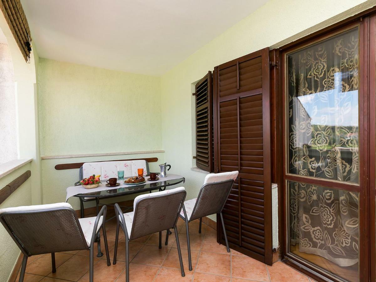 Apartments Nada Върсар Екстериор снимка
