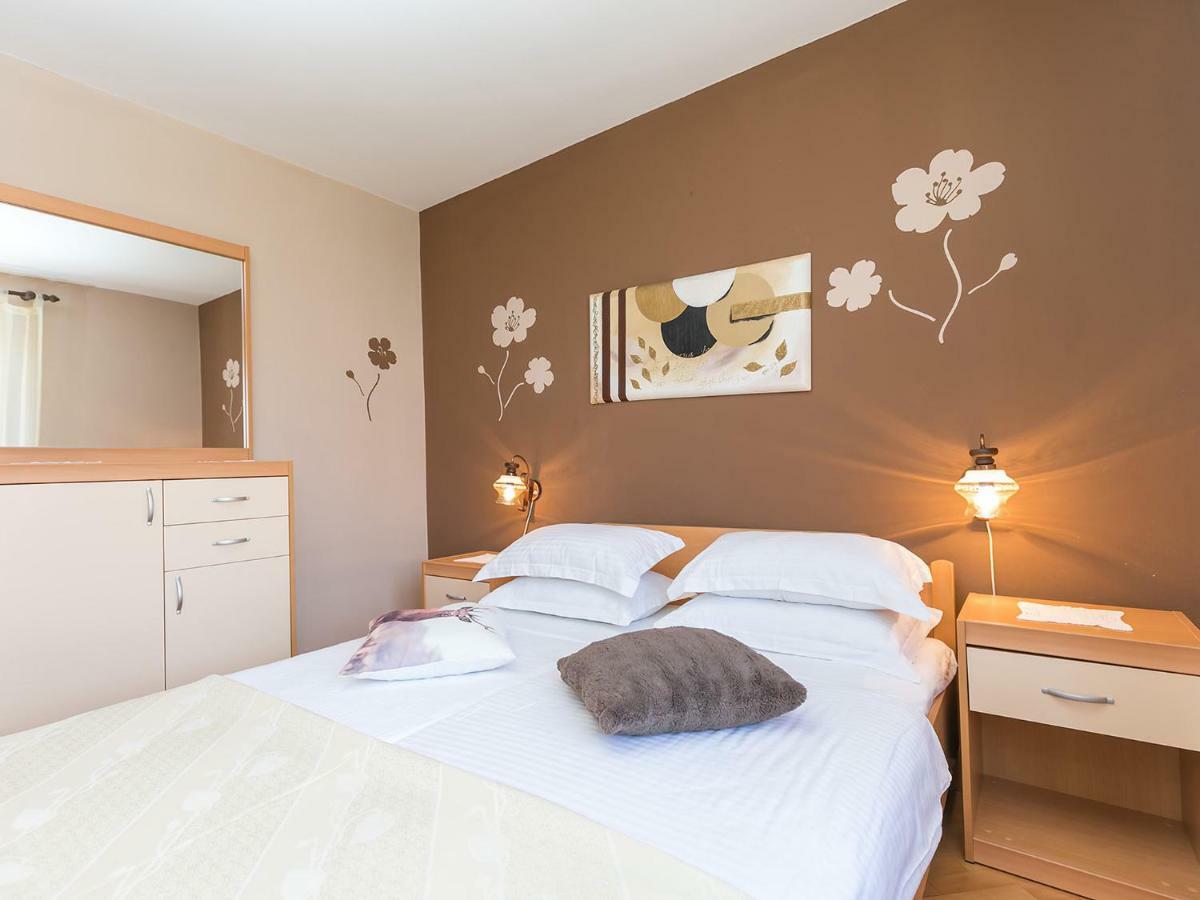 Apartments Nada Върсар Екстериор снимка