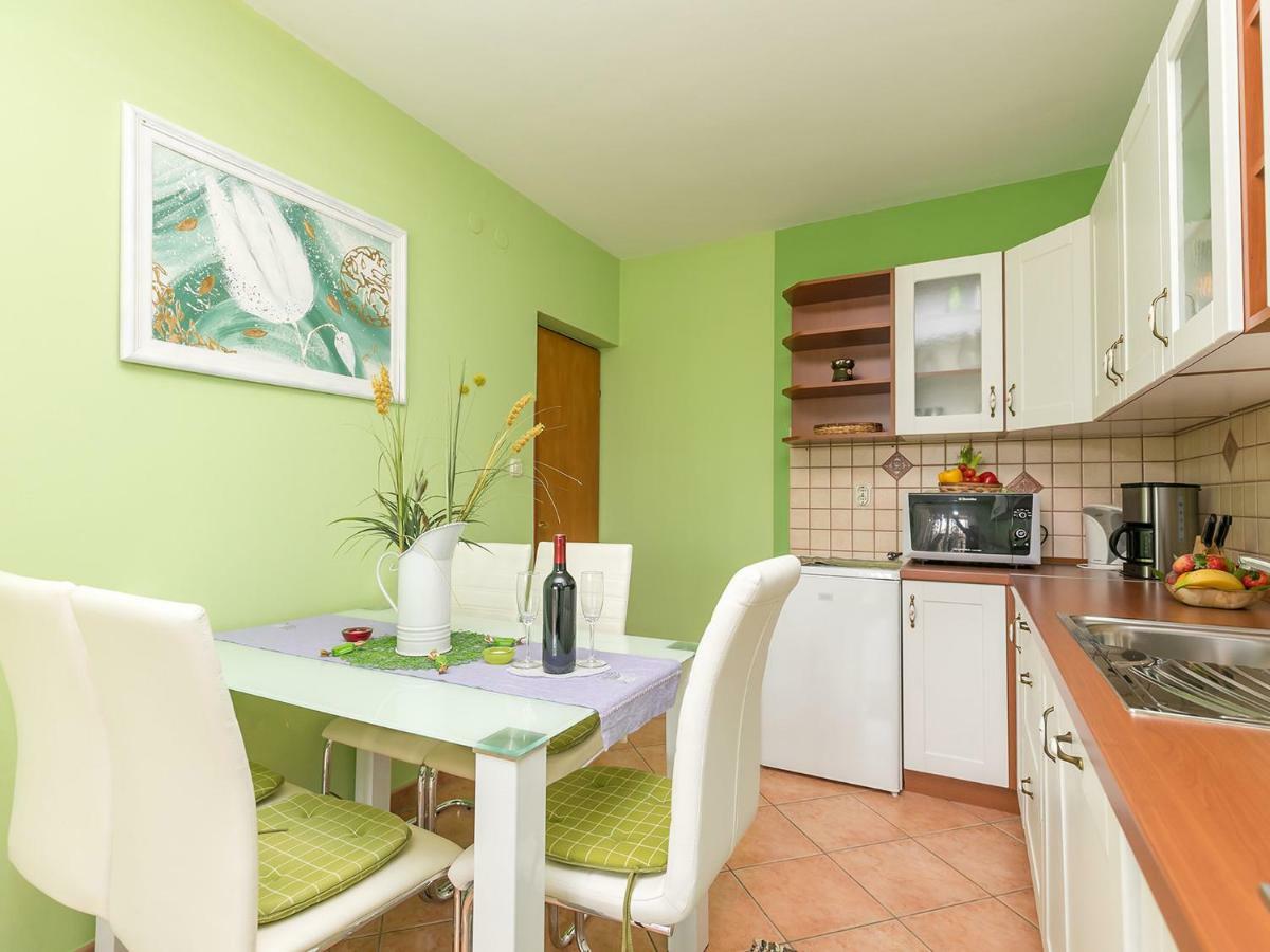 Apartments Nada Върсар Екстериор снимка