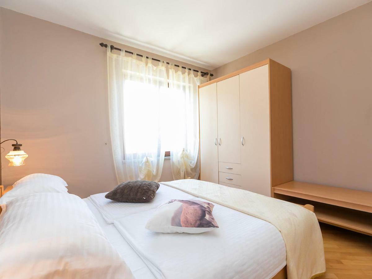 Apartments Nada Върсар Екстериор снимка