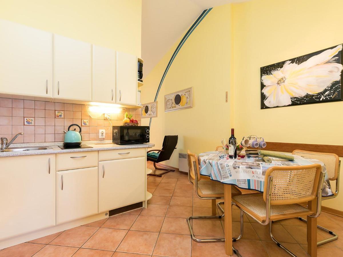 Apartments Nada Върсар Екстериор снимка