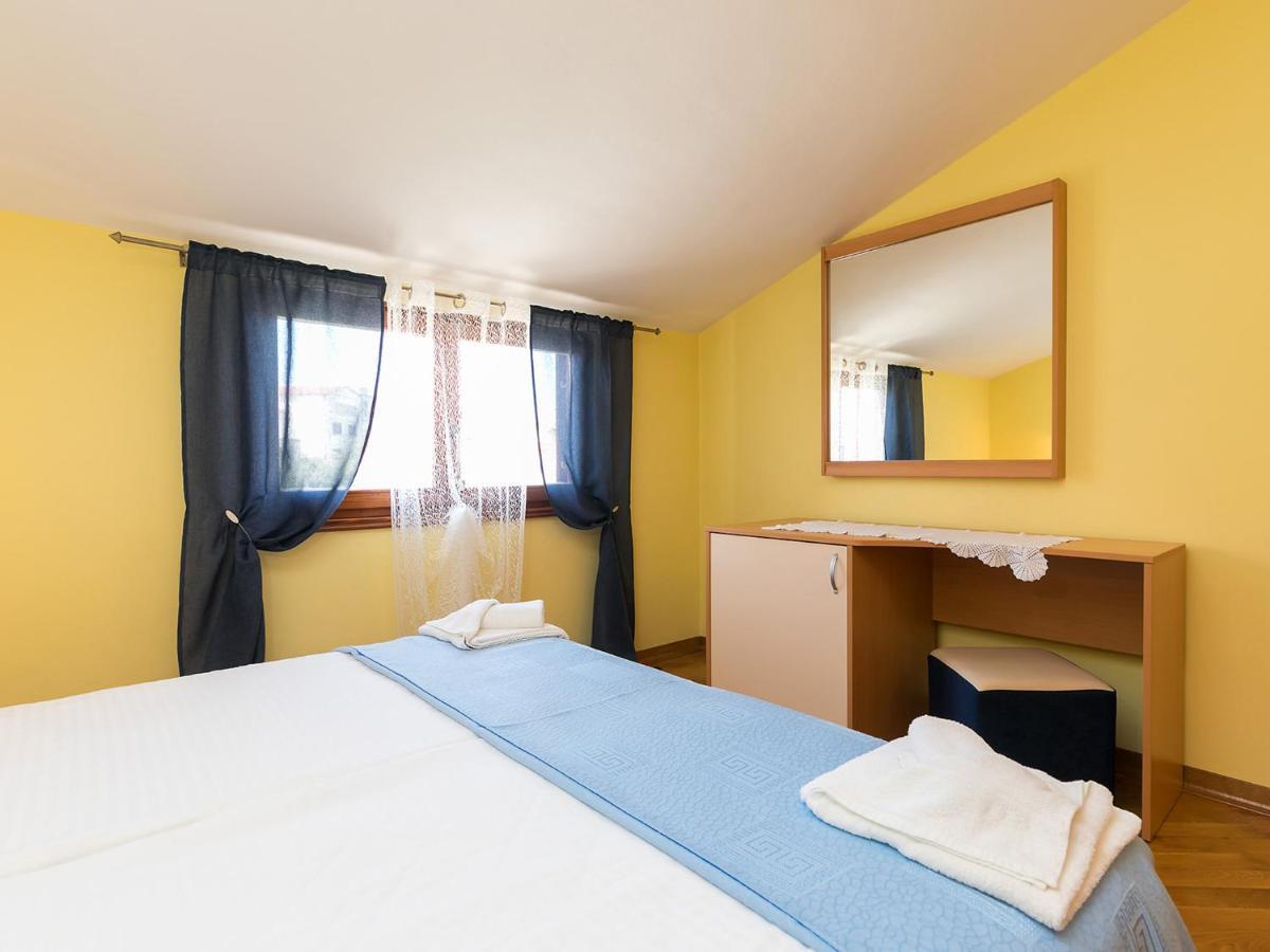 Apartments Nada Върсар Екстериор снимка